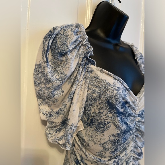 2 for $6 NWOT Ruched Cropped Top - Picture 4 of 9